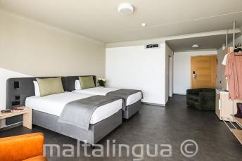 Hotel Juliani yatak odası, St Julians, Malta