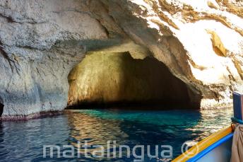 Blue Grotto'daki bir mağaranın içi